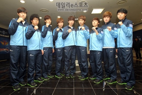 RNG赛后群访 朱开教练：希望能够早日战胜疫情，去享受线下观众的呐喊